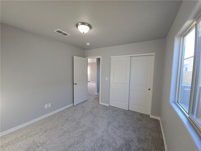 Building Photo - 2951 E Colina Cerbat