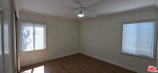 Building Photo - 451 S Doheny Dr
