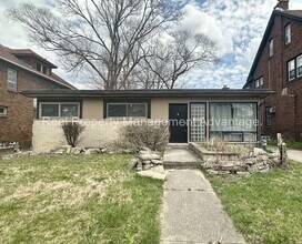 Building Photo - Beautiful Mid-Century 3 Bedroom Steps from Detroit Golf Club!