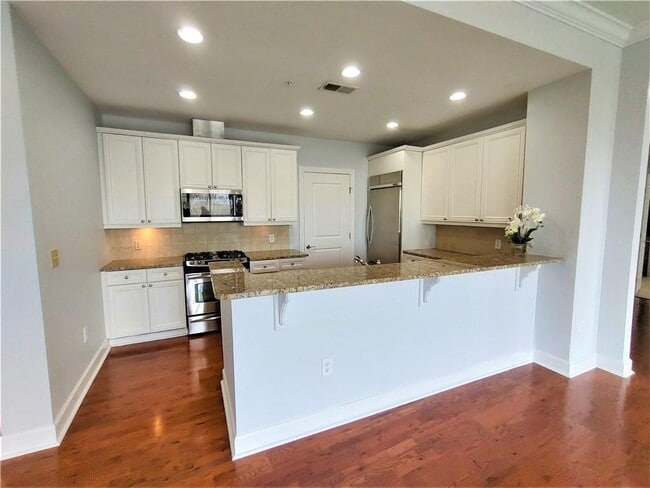 Building Photo - 2950 Mt Wilkinson Pkwy SE