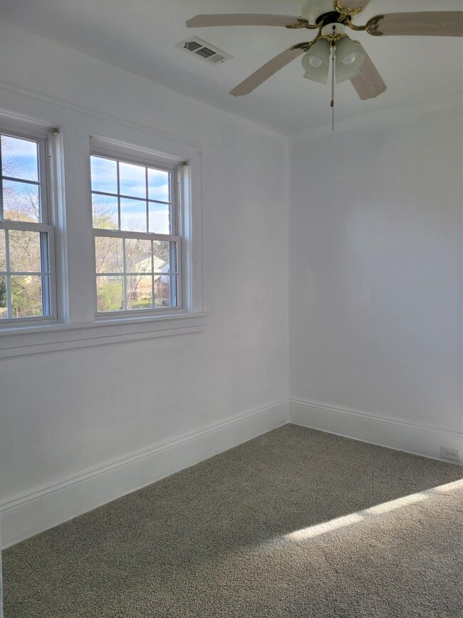 Building Photo - 3214 Forest Hill Ave NW