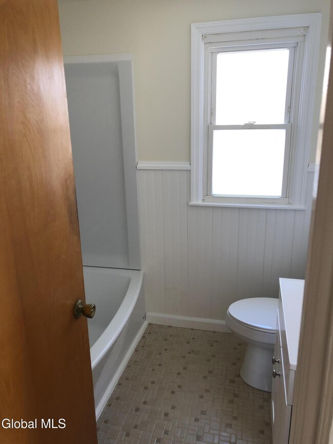 Building Photo - 34 Swayze Dr