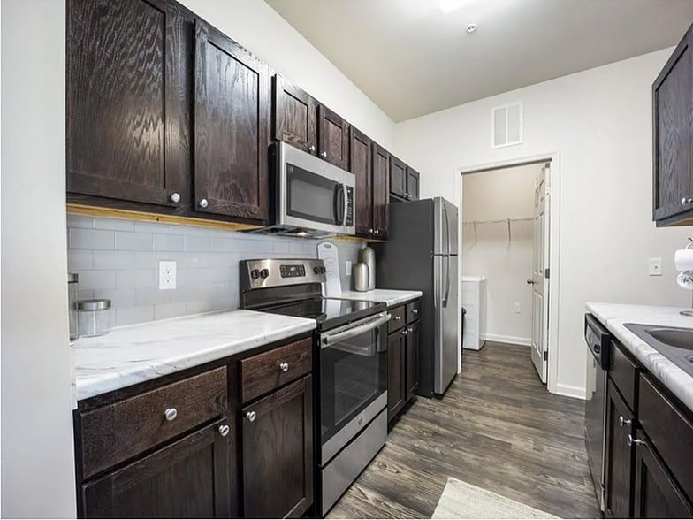 Kitchen 1 - The Maddox