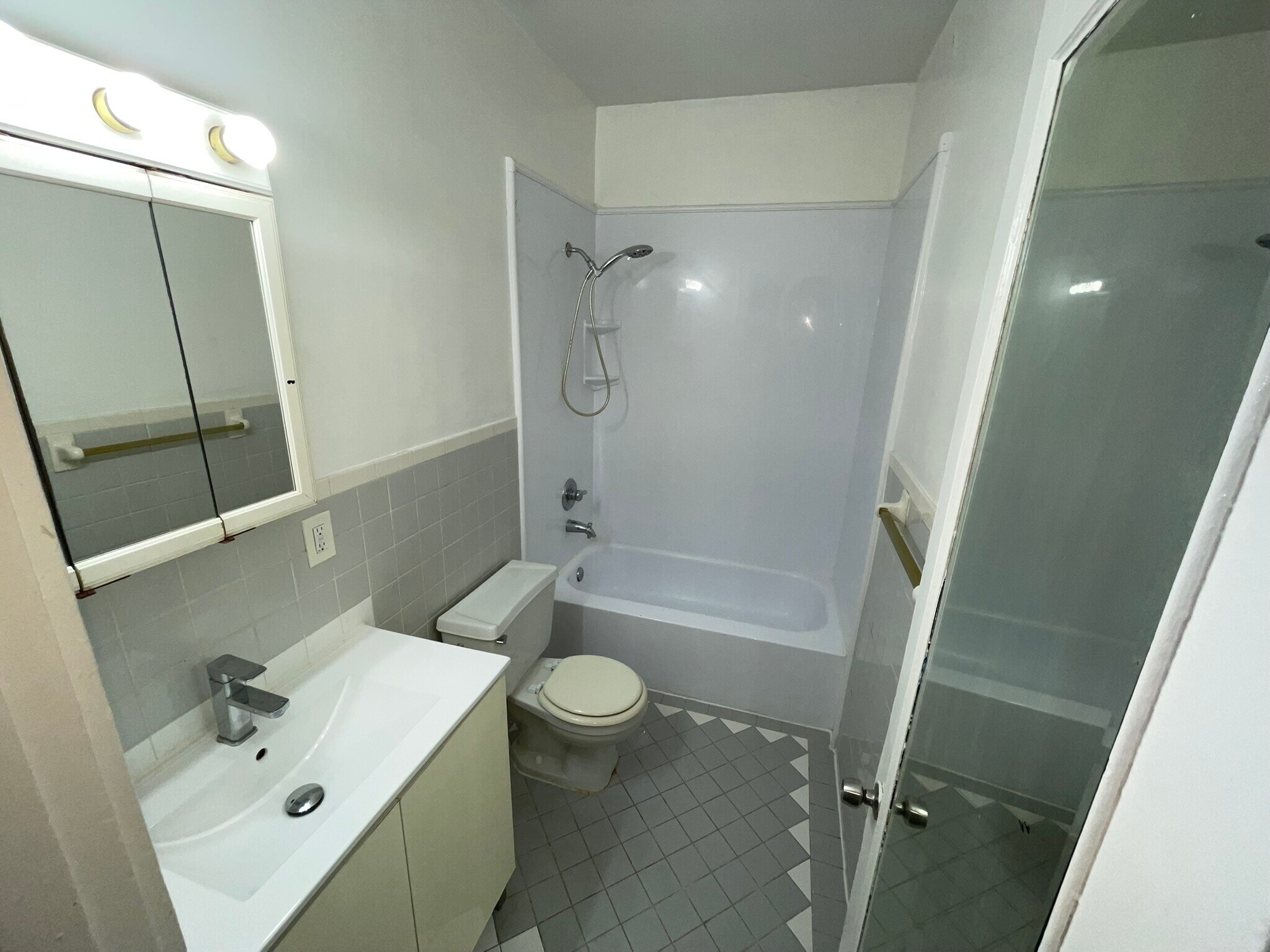 Building Photo - 536 14th St