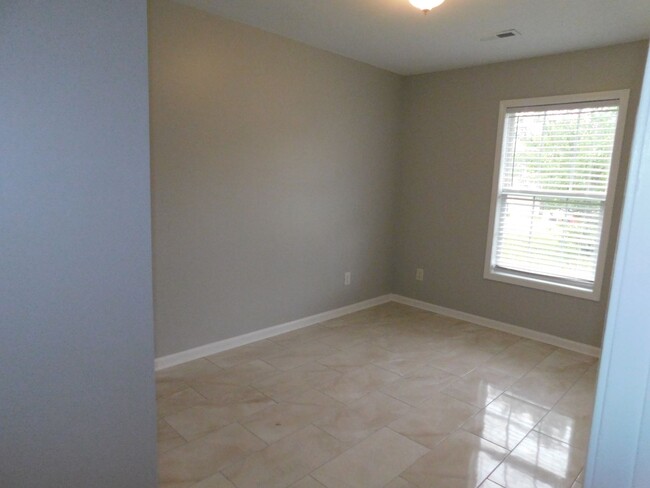 Building Photo - New 3 Bedroom 2 bath