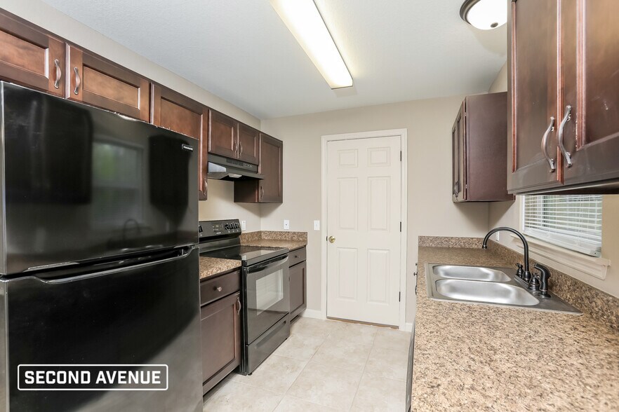 Building Photo - 4313 SW 141st Ln