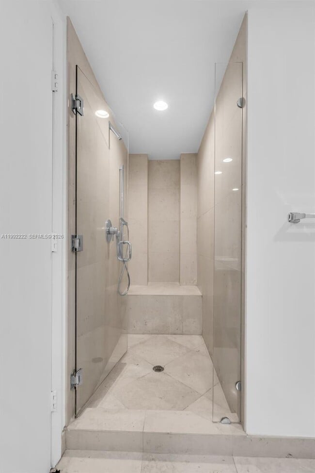 Building Photo - 495 Brickell Ave