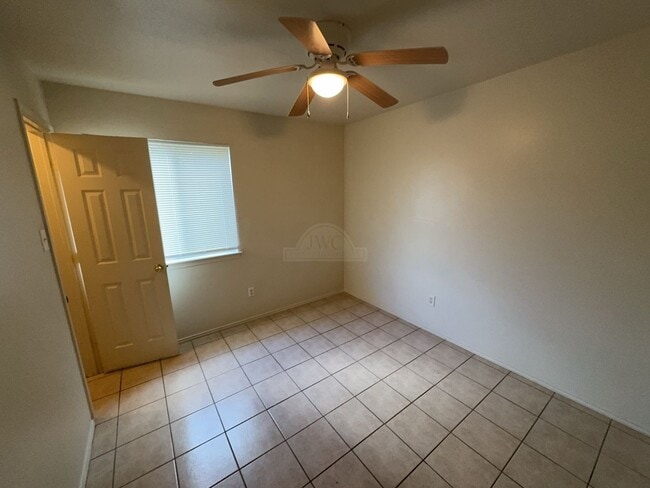 Building Photo - 1604 Grey Fox Trail