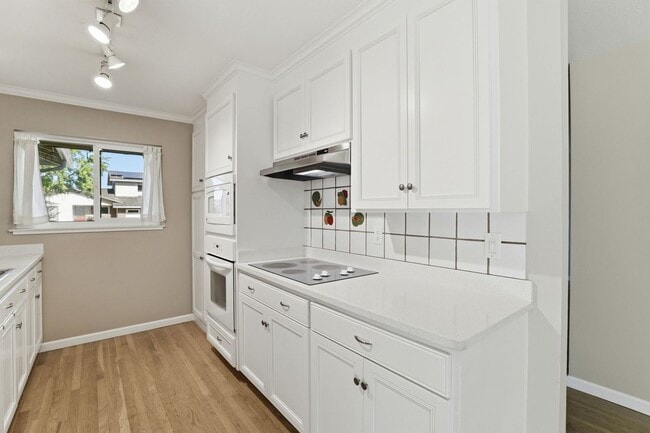 Building Photo - Wow! What a Great Home! Available Now!