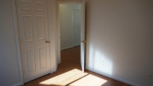 Building Photo - Gorgeous 3 bedroom 2 bathroom home in Sacramento!