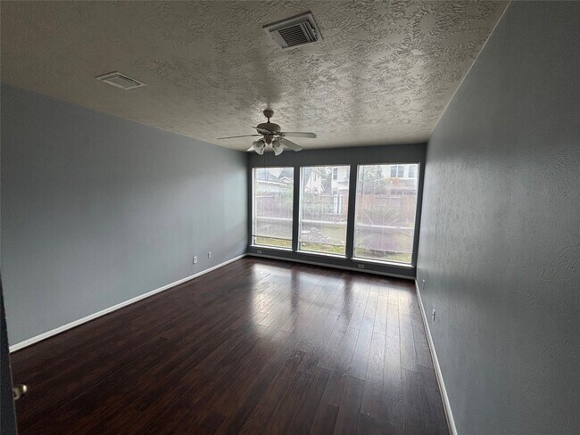 Building Photo - 12823 Dadebrook Ct