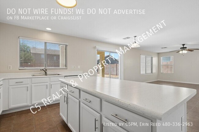 Building Photo - 3075 W Five Mile Peak Dr