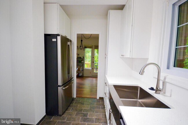 Building Photo - 3678 Gunston Rd