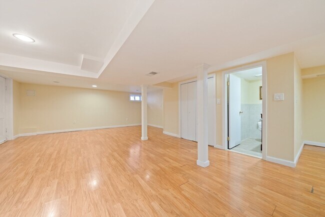 Building Photo - 28 Mansfield Rd