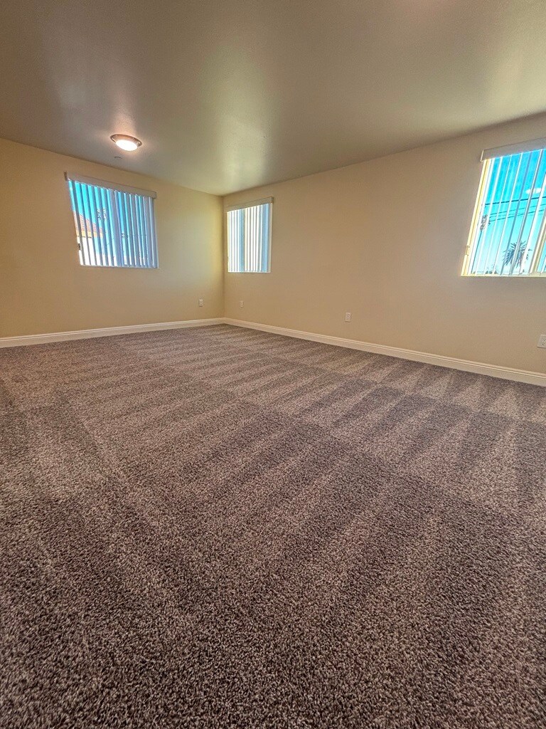 Building Photo - 522 W 51st St