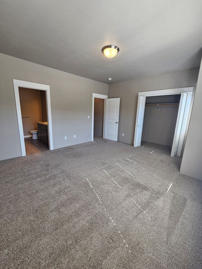 Building Photo - 3593 Juanipero Way