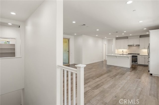Building Photo - 421 Maravilla Ln