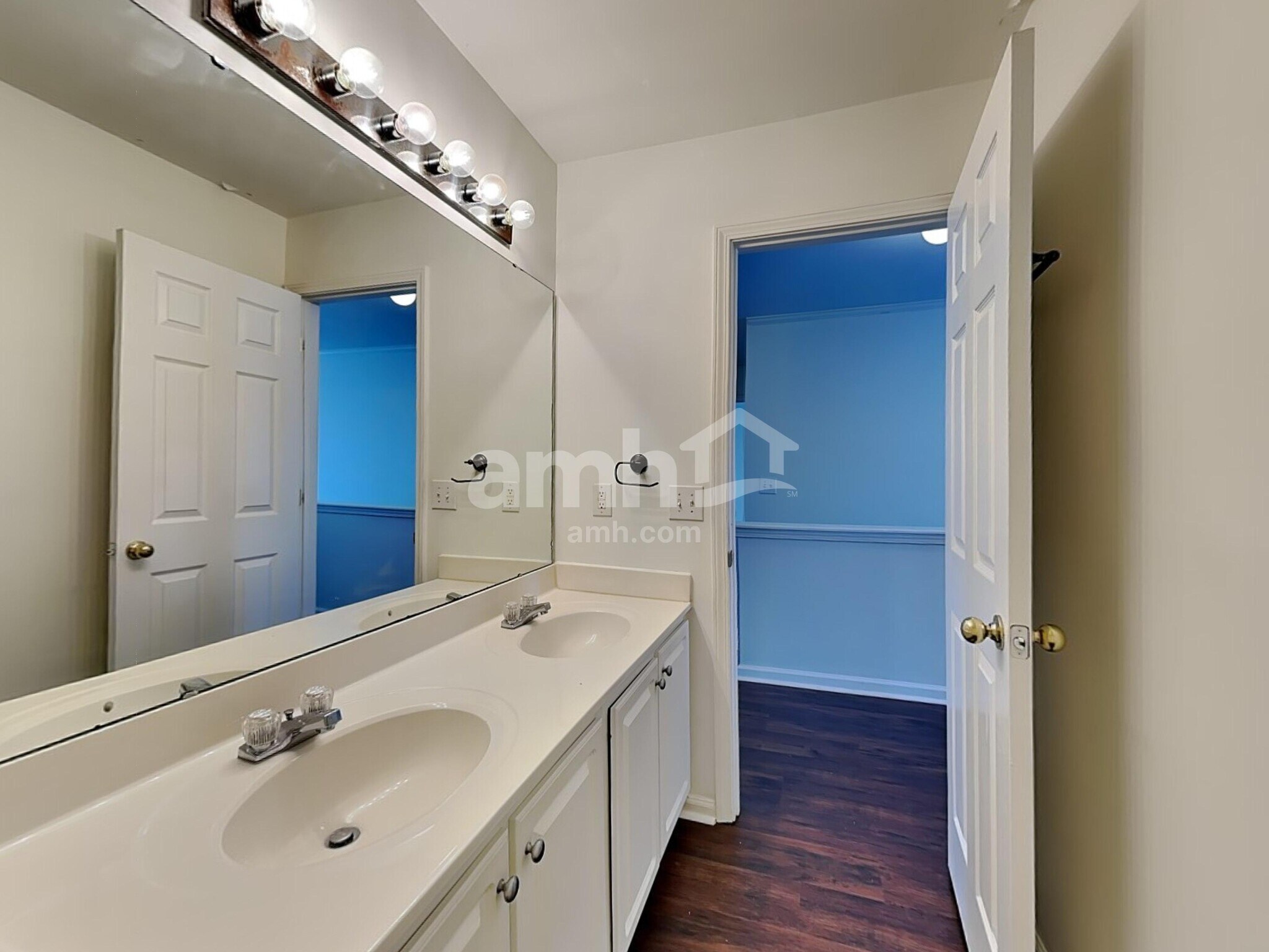 Building Photo - 37 Farm Brook Way