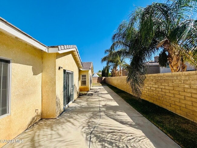 Building Photo - 42309 Portland Ln