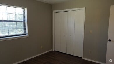 Building Photo - OK 1107-18