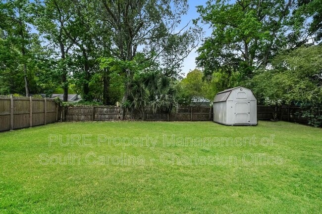Building Photo - 1239 Sunset Dr