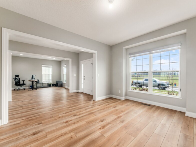 Building Photo - 9182 Gardenia Dr