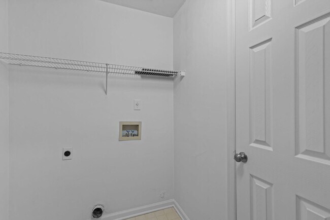 Building Photo - Burbage Grant 4 bedrooms- Ready Now!