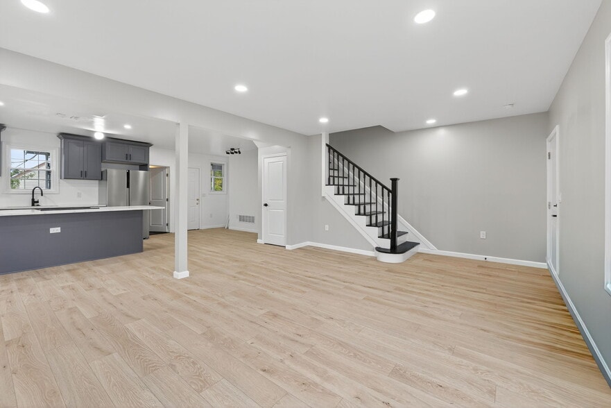 Building Photo - 1123-1125 S Ohio Ave