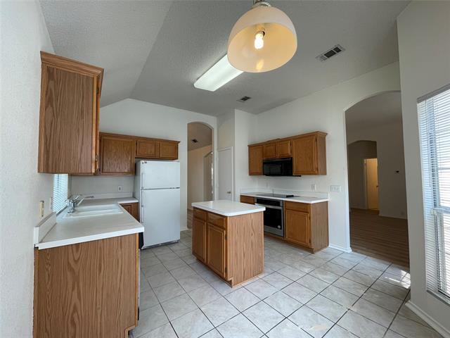 Building Photo - 6004 Cave River Dr