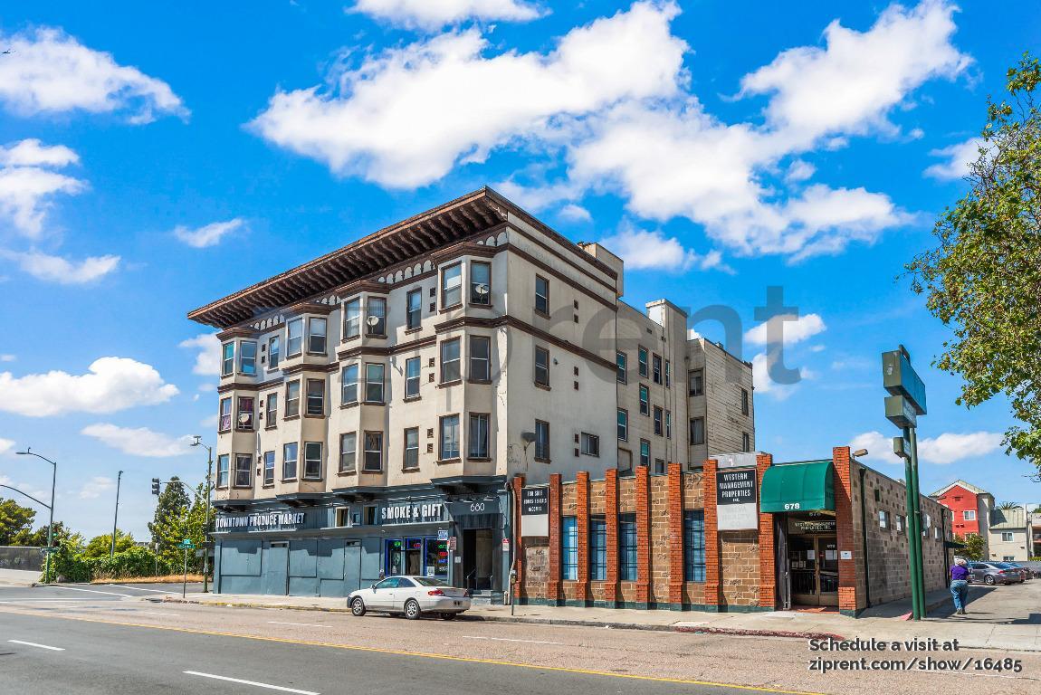 Building Photo - Unit 411