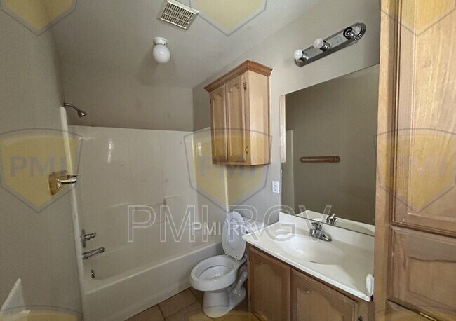 Building Photo - 2508 Toledo Ave