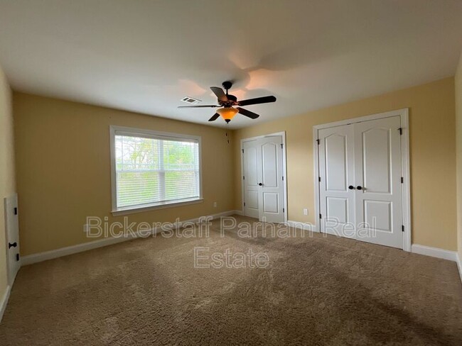 Building Photo - 7073 Spring Walk Dr