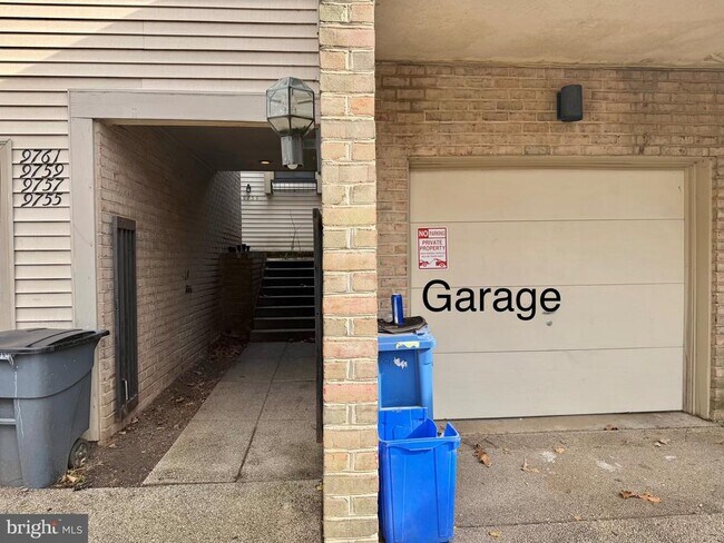 Building Photo - 9759 Lake Shore Dr