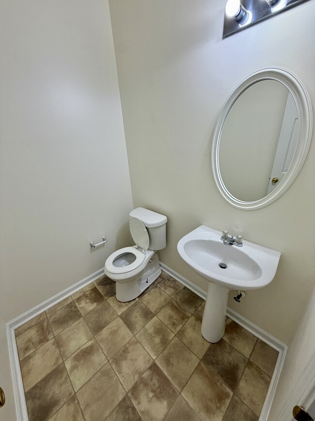 Building Photo - 2510 Marlin Dr