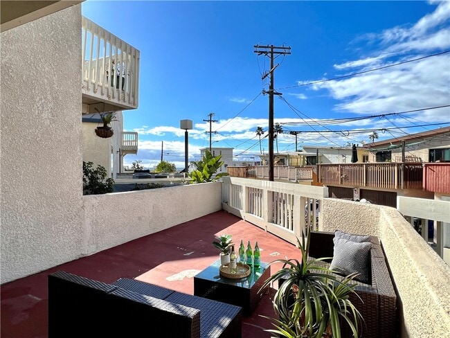 Building Photo - 7301 Vista Del Mar Vis