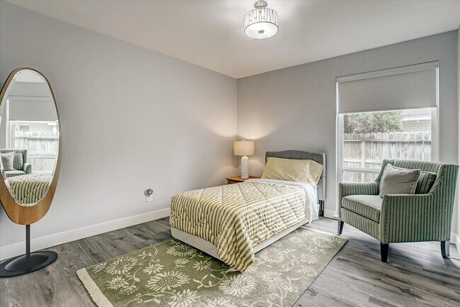 Building Photo - 1101 Guinea Dr