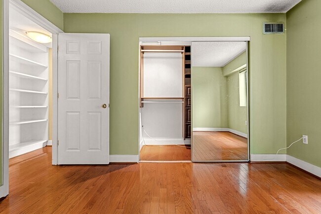 Building Photo - 15 N Beacon St