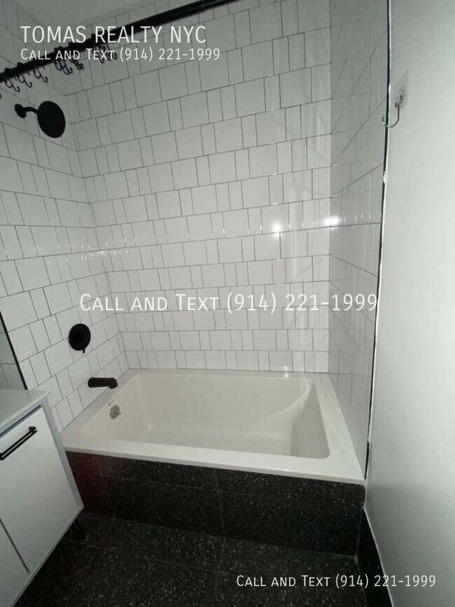 Building Photo - 155 Elliot St