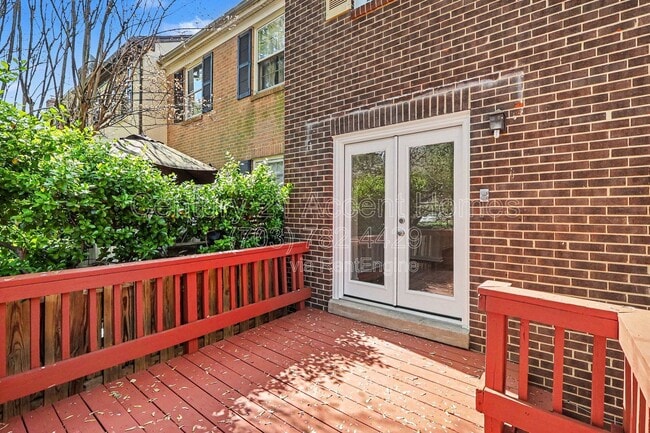 Building Photo - 7245 Reservoir Rd