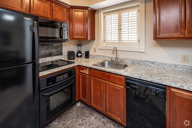 1BR, 1BA - Kitchen - La Plaza Apartments - Fully Furnished