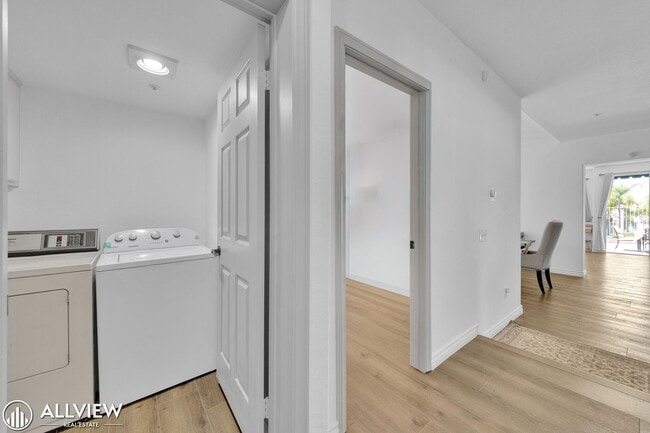 Building Photo - 2385 Country View Glen