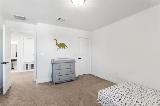 Building Photo - 6713 Ondantra Bnd