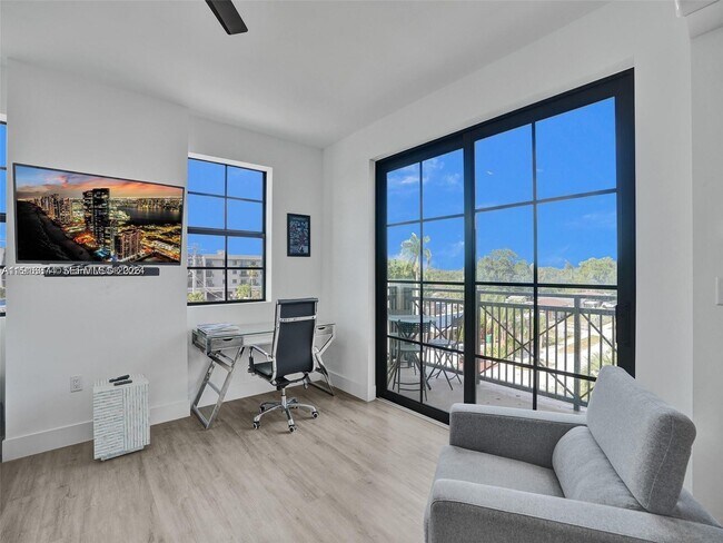 Building Photo - 4100 SW 64th Ave