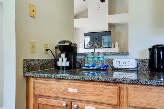 Building Photo - 104 Bright Angel Dr