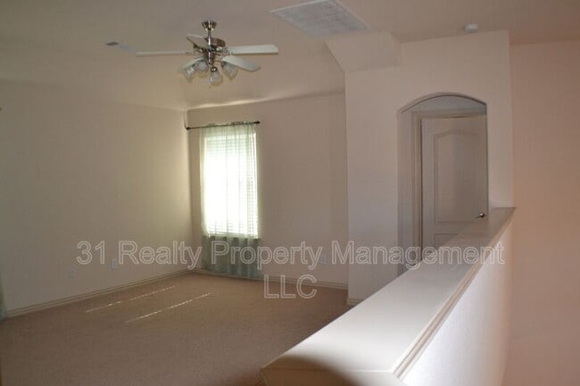 Building Photo - 1466 Cambridge Dr