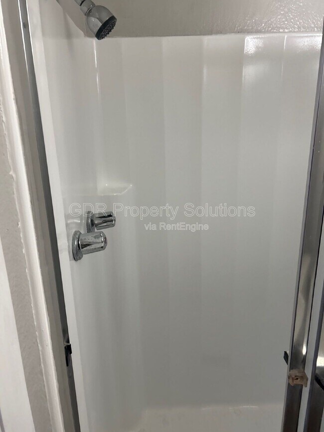 Building Photo - 401 14th St NW