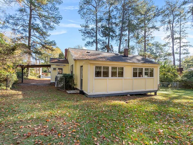 Building Photo - 2347 Byrnes Dr