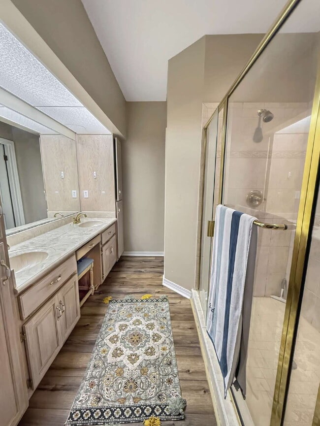 Building Photo - Now $2,395 – Spacious, Established Home with Room to Breathe