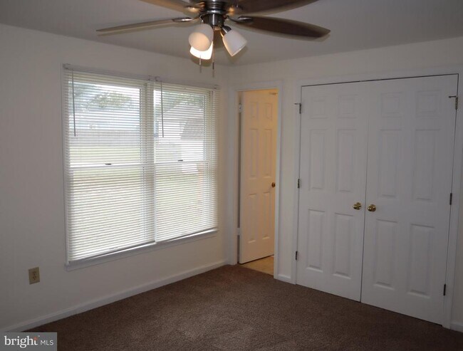 Building Photo - 1108 Middleneck Dr