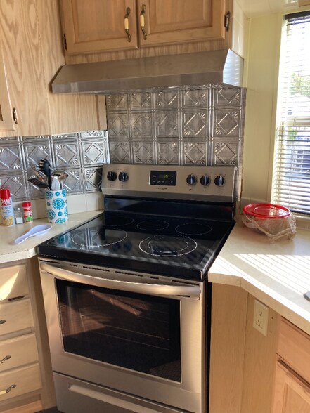 Building Photo - 2078 Nettles Blvd